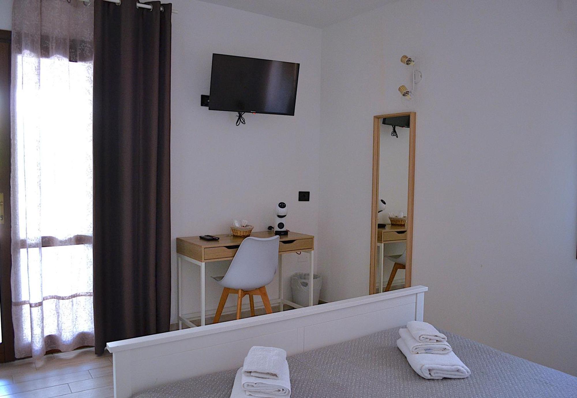 Zenia Rooms San Teodoro  Exterior foto